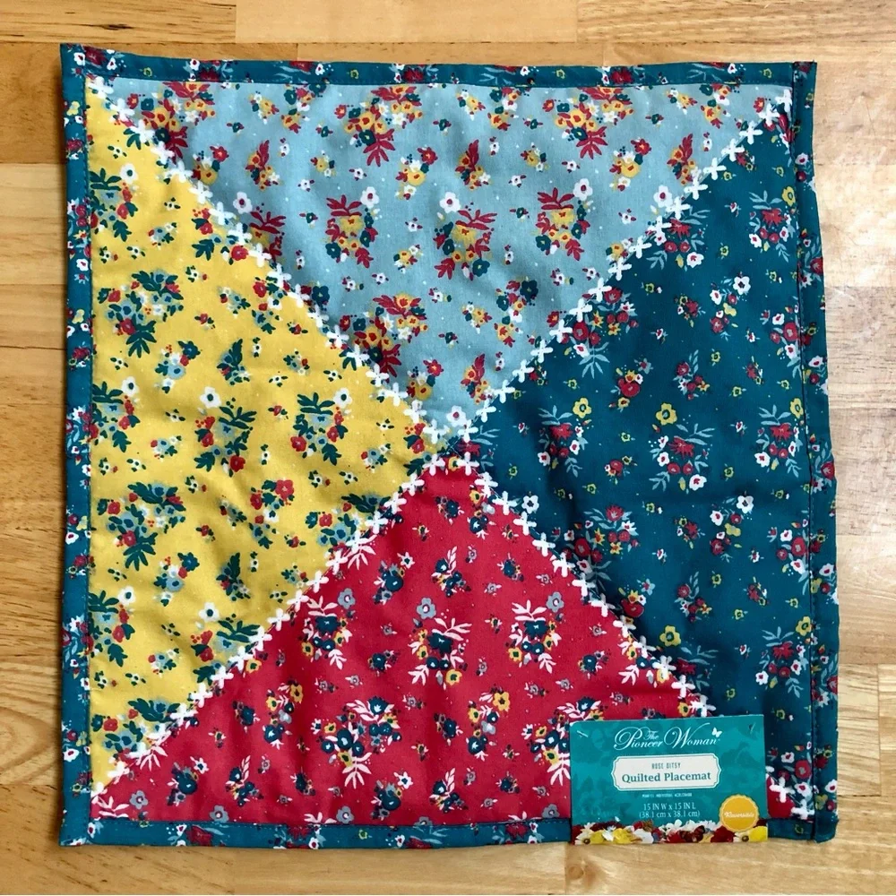 The Pioneer Woman Rose Ditzy Quilted Square Placemat Ree Drummond 15” x 15”